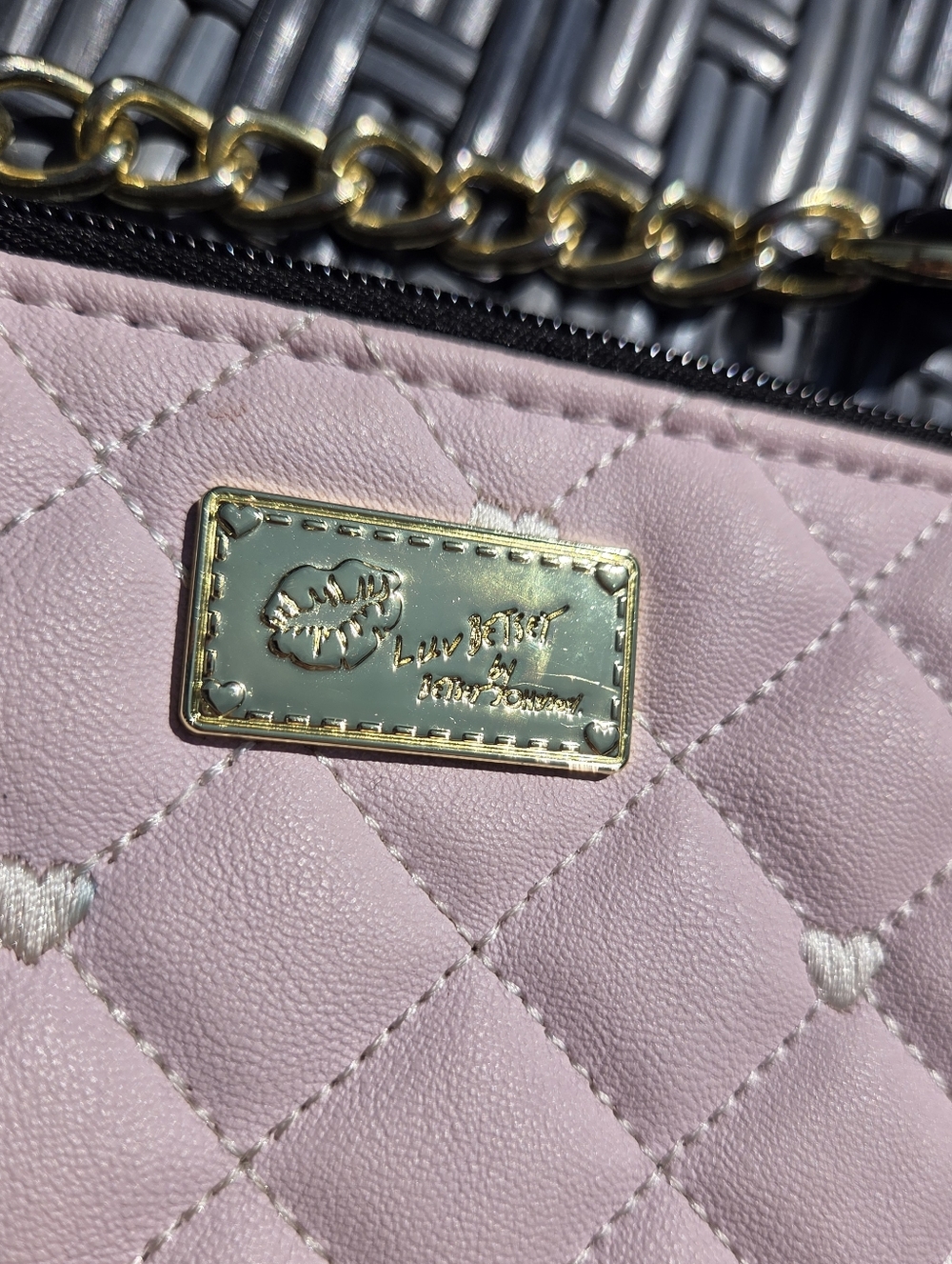 Luv Betsey by Betsey Johnson Bag Crossbody Pink Hearts Quilted Small Purse Zip - Picture 2 of 11